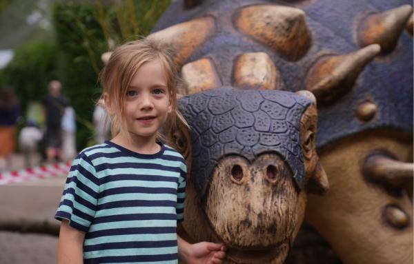 Dino-Ferienstart und Halloween-Vorfreude: Mit Urzeit-Power und Kürbisspaß durch die Herbstferien